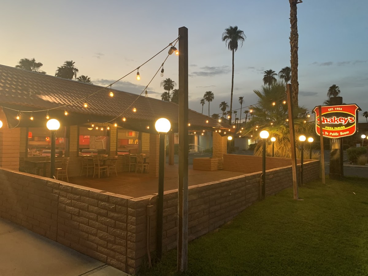 Shakey's Pizza Parlor